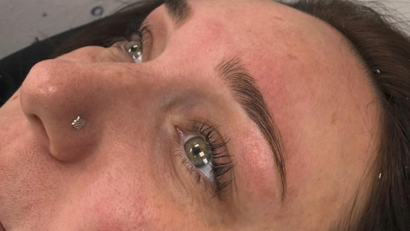Brow shaping with natural finish