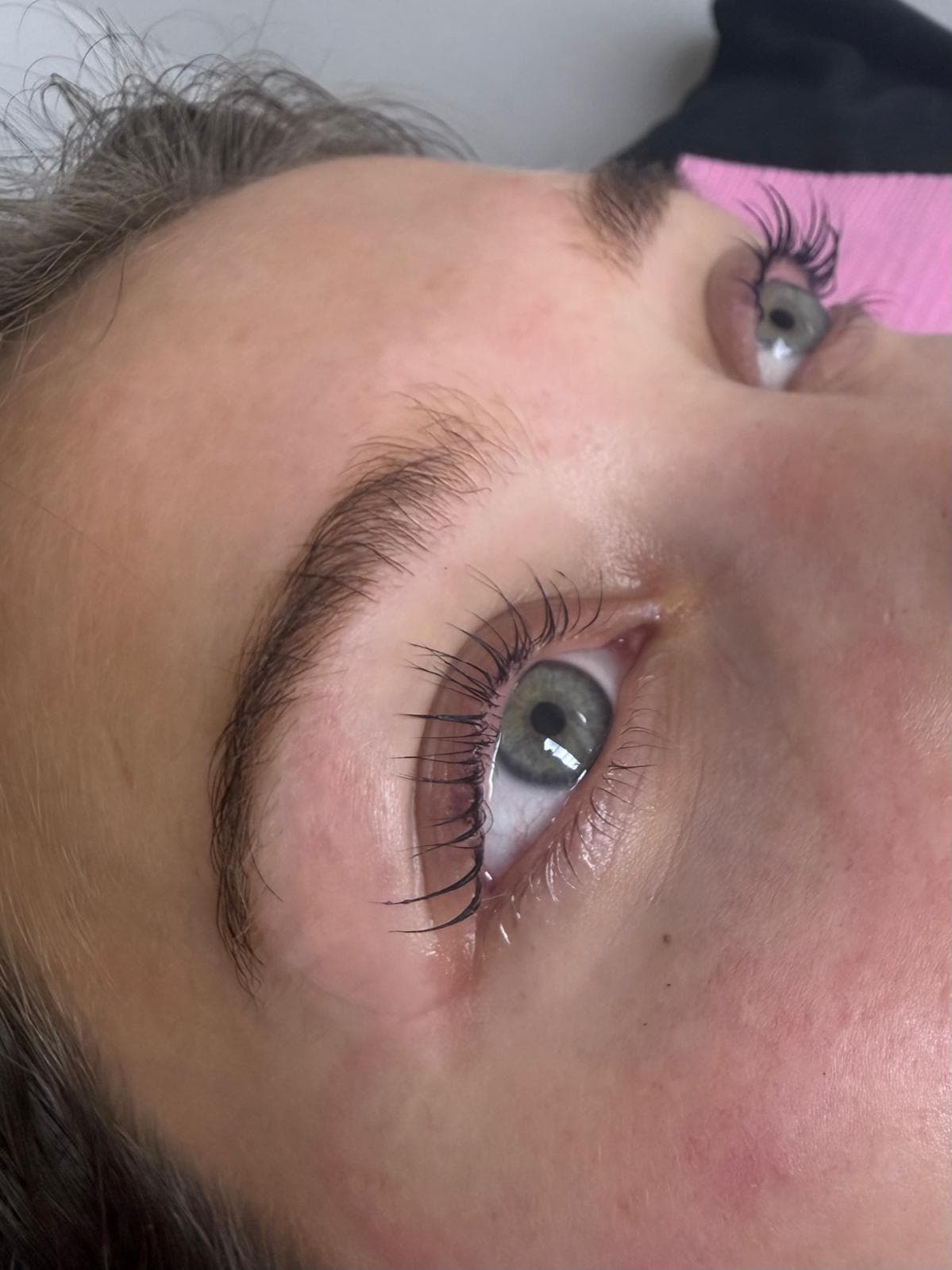Lash lift with beautifully curled lashes