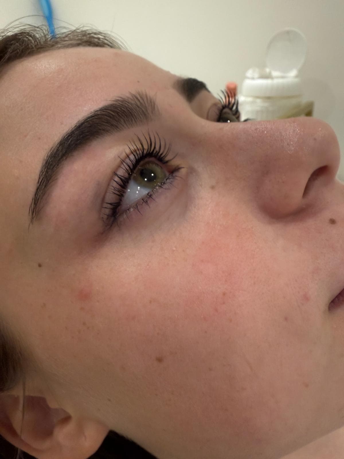 Lash lift with natural curl definition